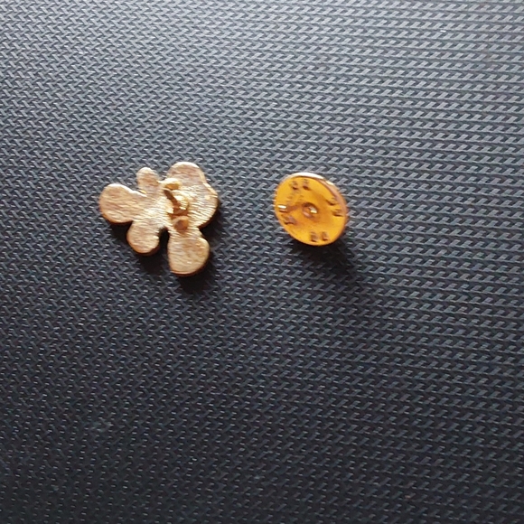 Very Rare enamel pins (2) movie camera on tripod - Picture 5 of 10